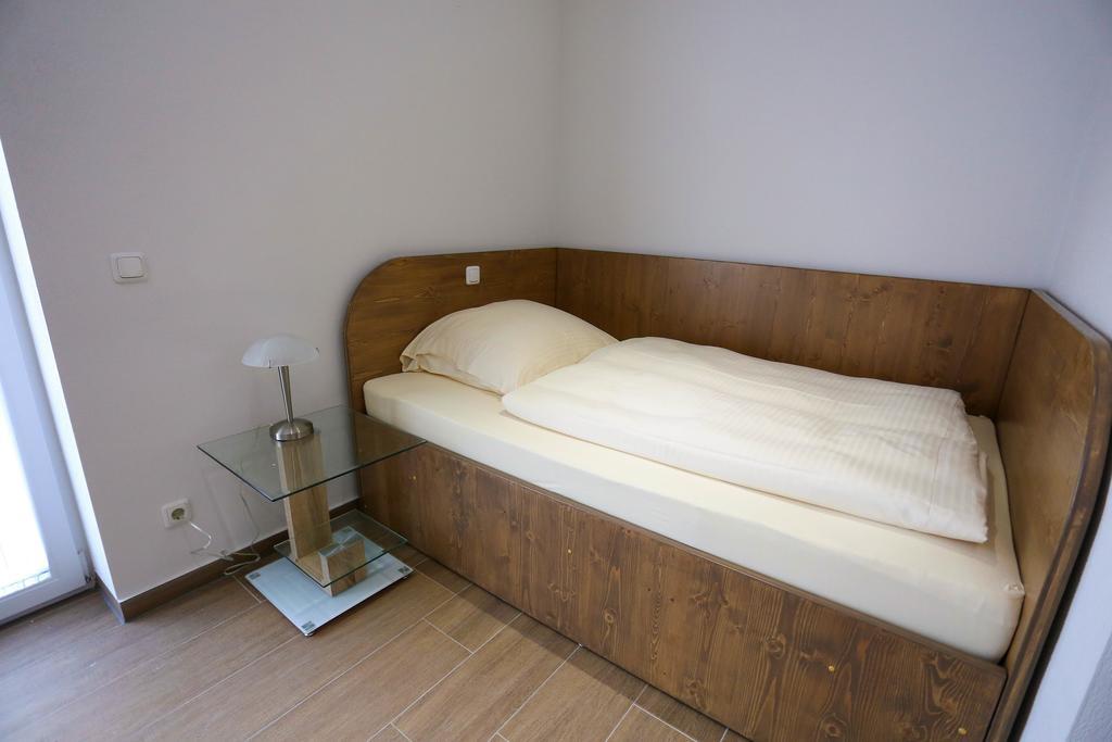 Hotel Boardinghouse Schellenberg Donauwörth Zimmer foto